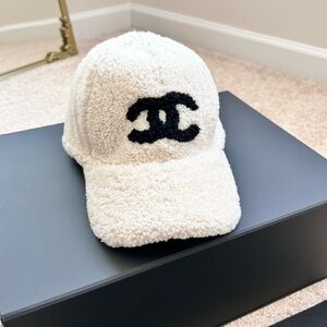 Chanel Shearling cap. One size
